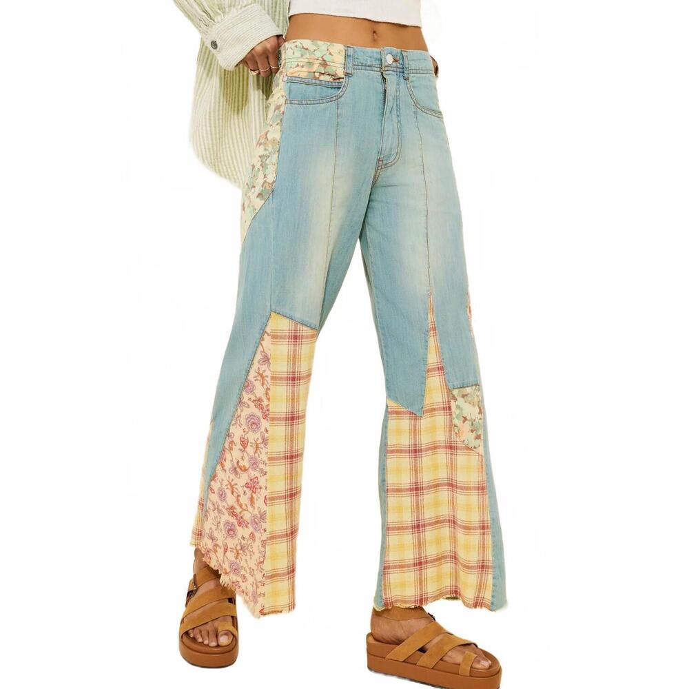 NEW PILCRO relaxed flare patch work edition jeans in blue - Picture 2 of 4
